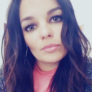 Meet your Posher, Elise